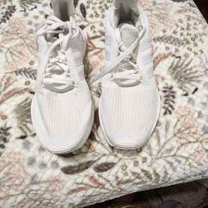 I have enough white shoes!!!